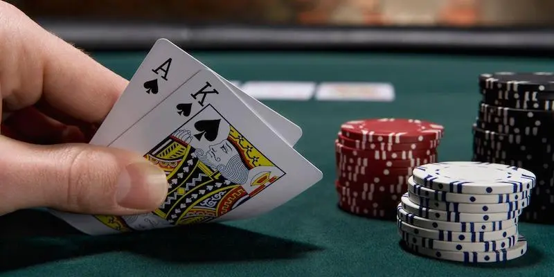 Cách đọc bài đối thủ trong Poker bách phát bách trúng